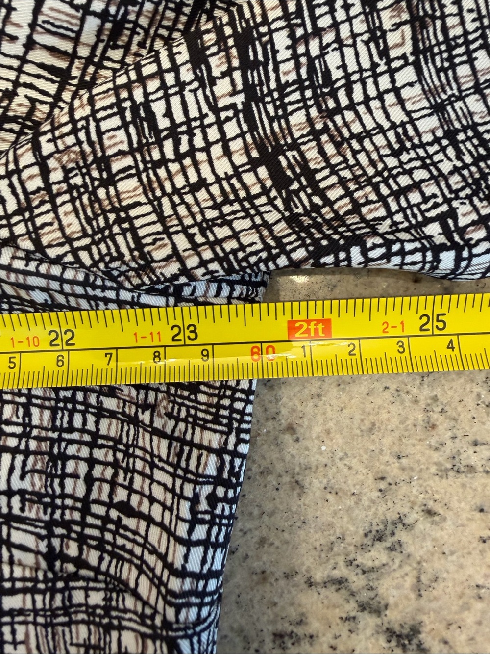 Banana Republic women’s size XL black n  White geometric print Button-Up Blouse - Picture 7 of 9